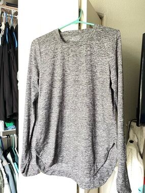 Athleta Gray Heathered Long Sleeve Crew
